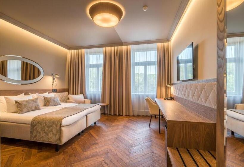 Superior Room, Vilnia