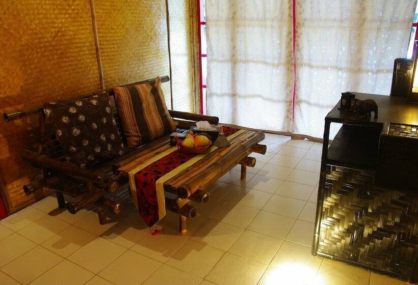 اتاق سوپریور با چشم‌انداز استخر, Yoga Art Home