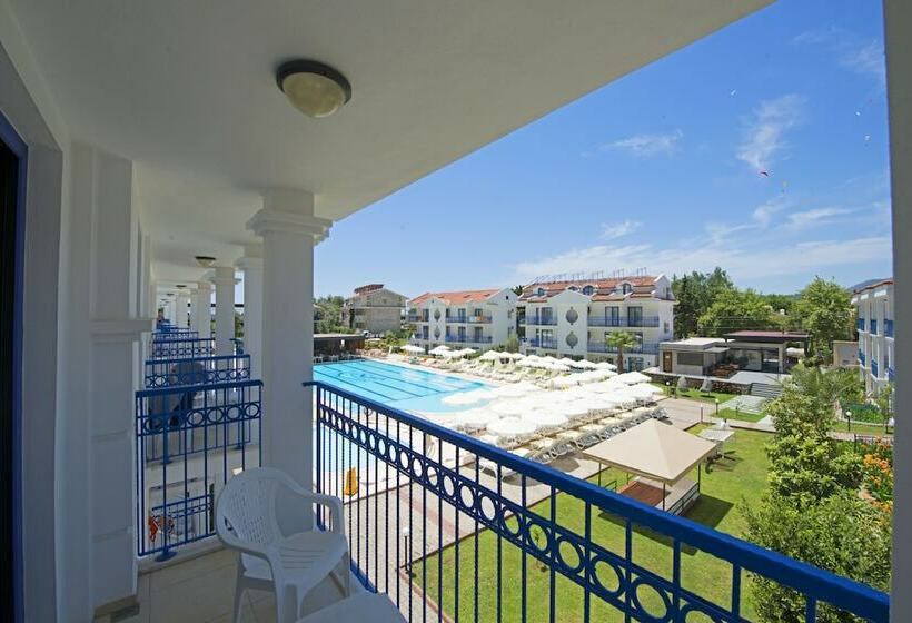Номер Стандарт Трехместный, Belcekum Beach