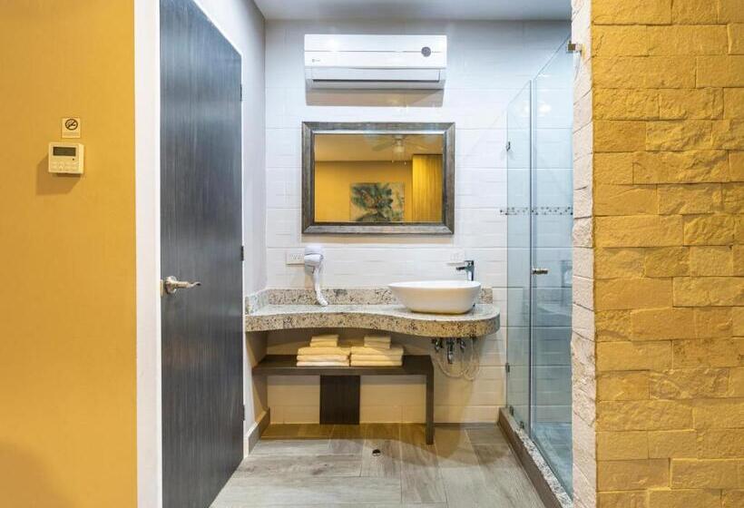 StandaardKamer, Attraction Hotel Deluxe