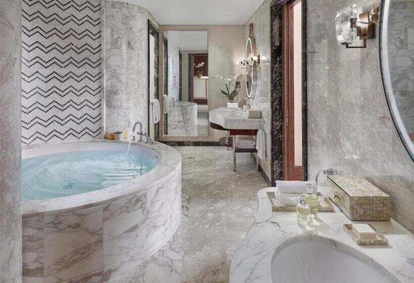 Deluxe Suite King Bed, Mandarin Oriental Doha