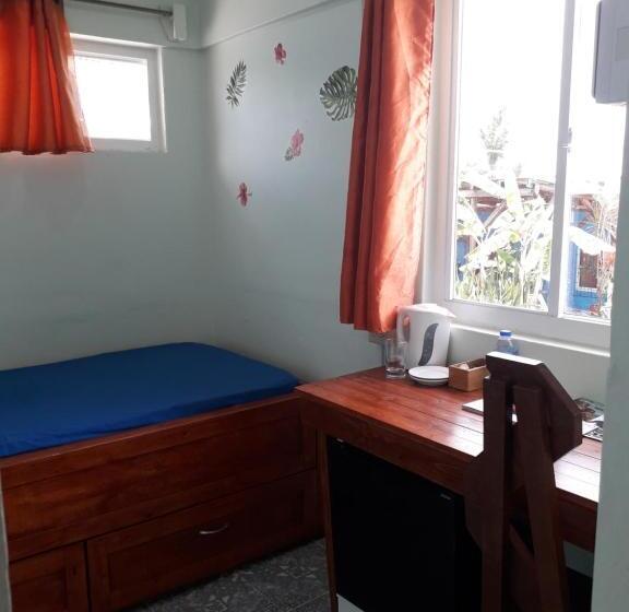 اتاق استاندارد یک نفره, Miller's Guest House