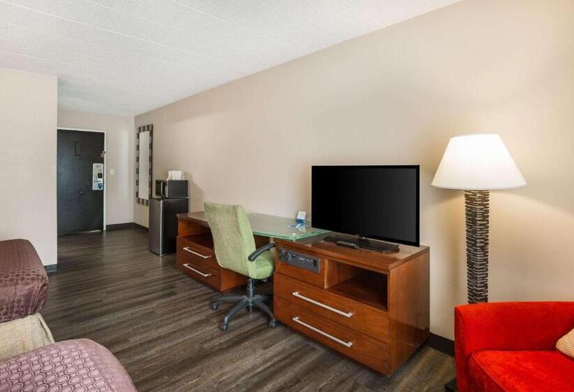 디럭스 룸, Fairmount Inn & Suites   Stroudsburg, Poconos
