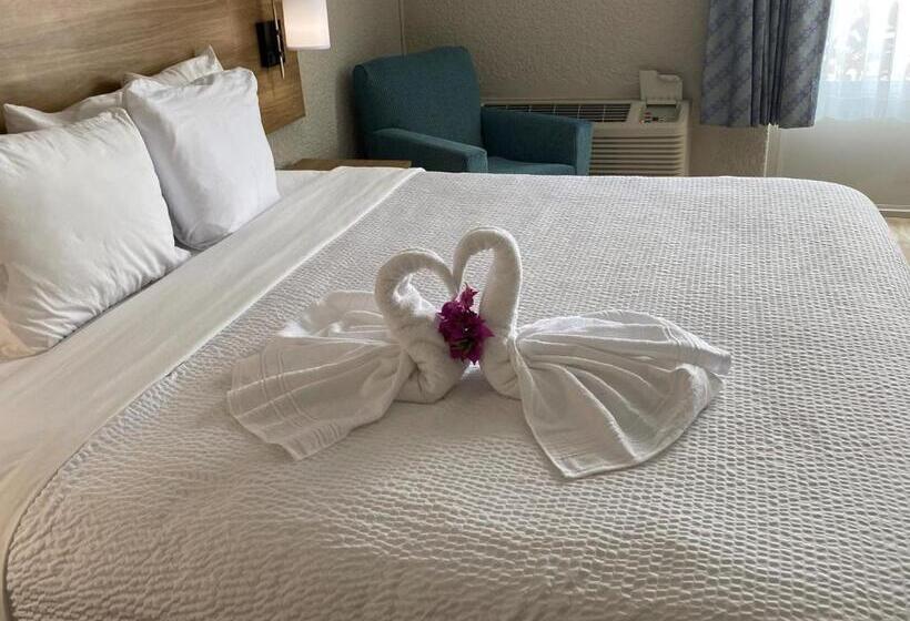 Номер Deluxe, Days Inn By Wyndham Fort Pierce Midtown