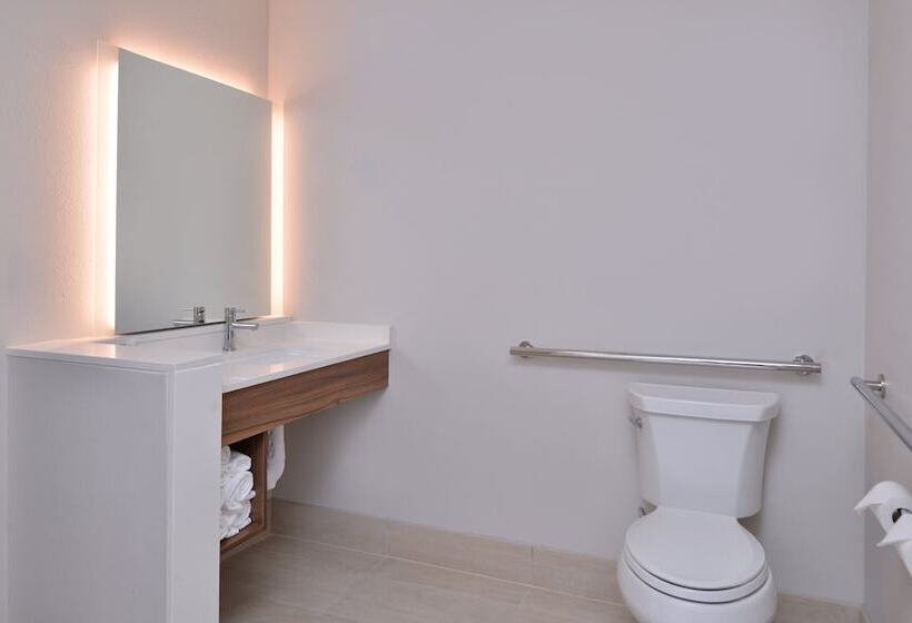 Люкс Адаптированный для Инвалидов, Holiday Inn Express & Suites   Marshalltown, An Ihg