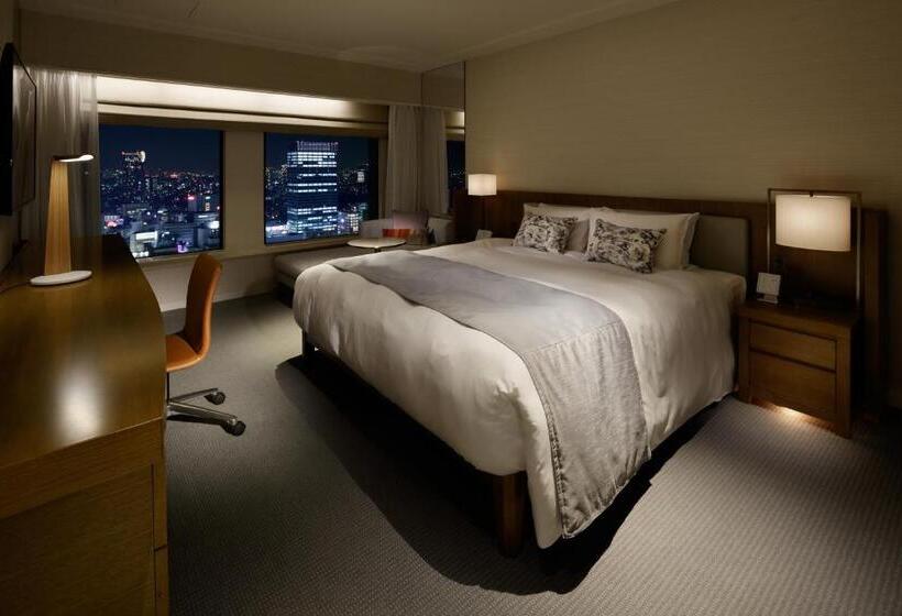 디럭스 룸 킹사이즈 침대, Keio Plaza Hotel Tokyo Premier Grand