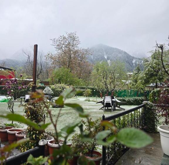 اتاق استاندارد با تخت بزرگ, Premier Pahalgam