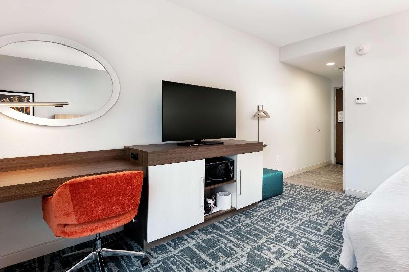 스탠다드 룸 킹사이즈 침대, Hampton Inn Acworth