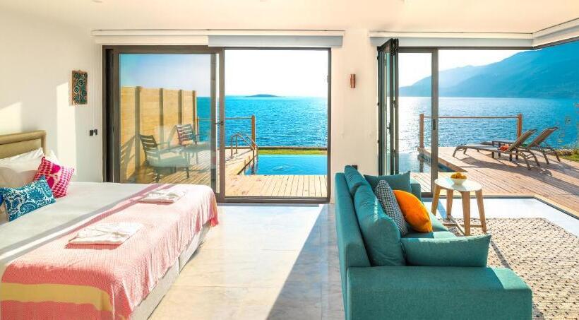 سوییت با استخر, Mandalina Luxury Suites