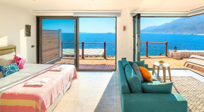 سوئیت با وان آب گرم, Mandalina Luxury Suites