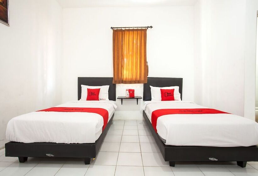 Номер Стандарт, Reddoorz Plus Near Galaxy Mall
