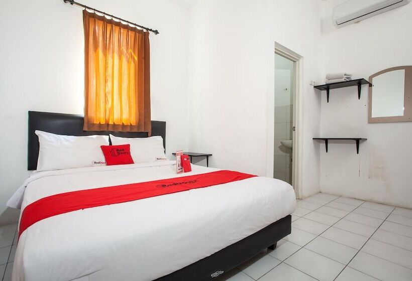 Номер Стандарт, Reddoorz Plus Near Galaxy Mall