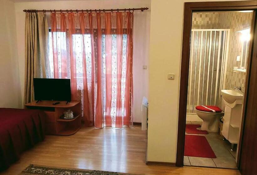 اتاق استاندارد سه نفره, Pensiunea Agroturistică Piscul Soarelui