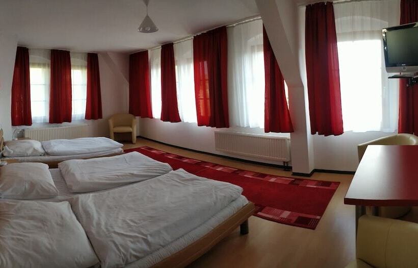 Номер Стандарт Трехместный, Picobello Pension