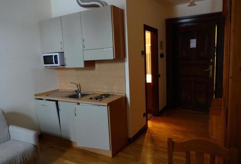 استودیوی استاندارد, Residence Blumental
