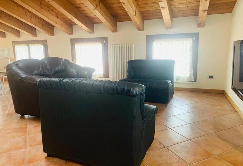 Апартаменты 2 Спальни, Albergo Torre