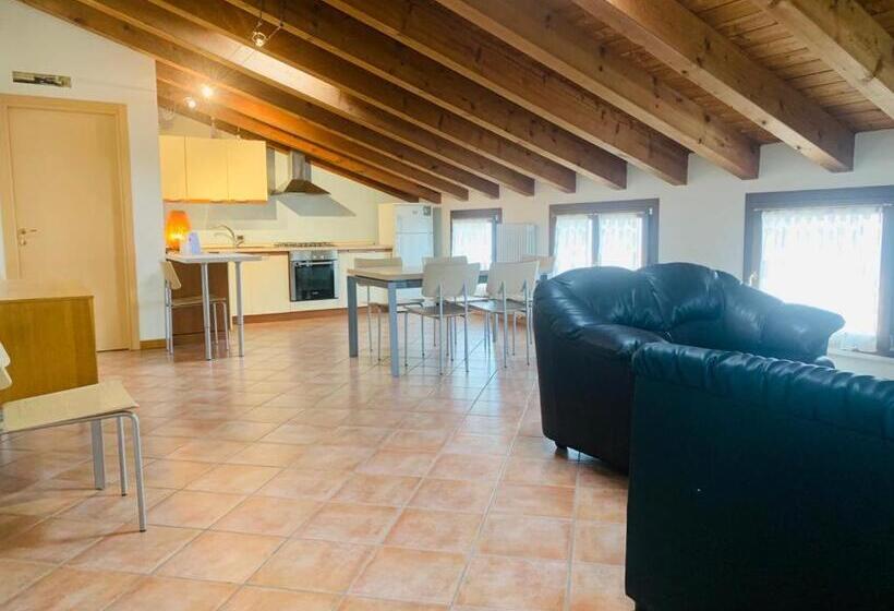 带2个卧室的公寓, Albergo Torre