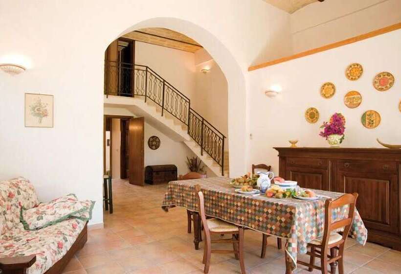 Апартаменты 4 Спальни, Tenuta Badessa