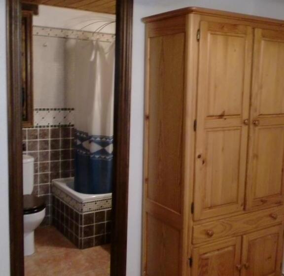 Habitació Estàndard, Pensió I Apartaments La Bordeta