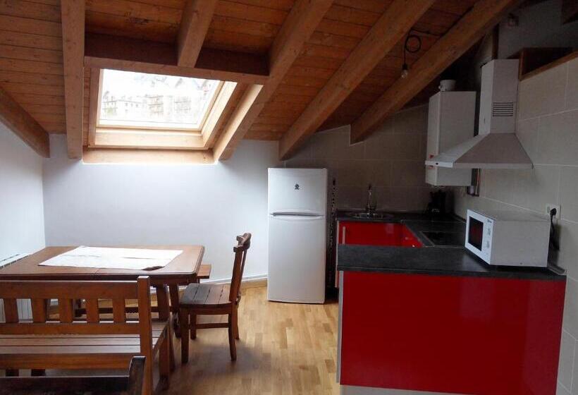 Apartament 2 Dormitoris, Pensió I Apartaments La Bordeta