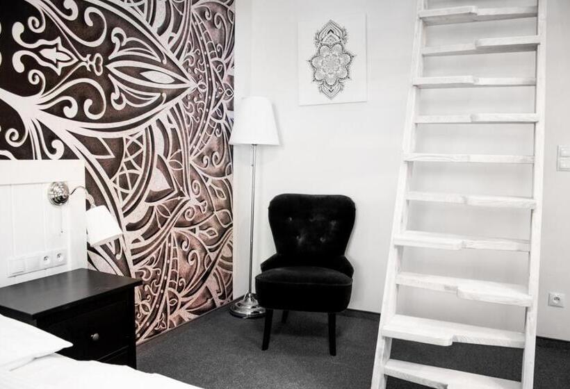 سوییت لوکس, Rodinný Resort Uko