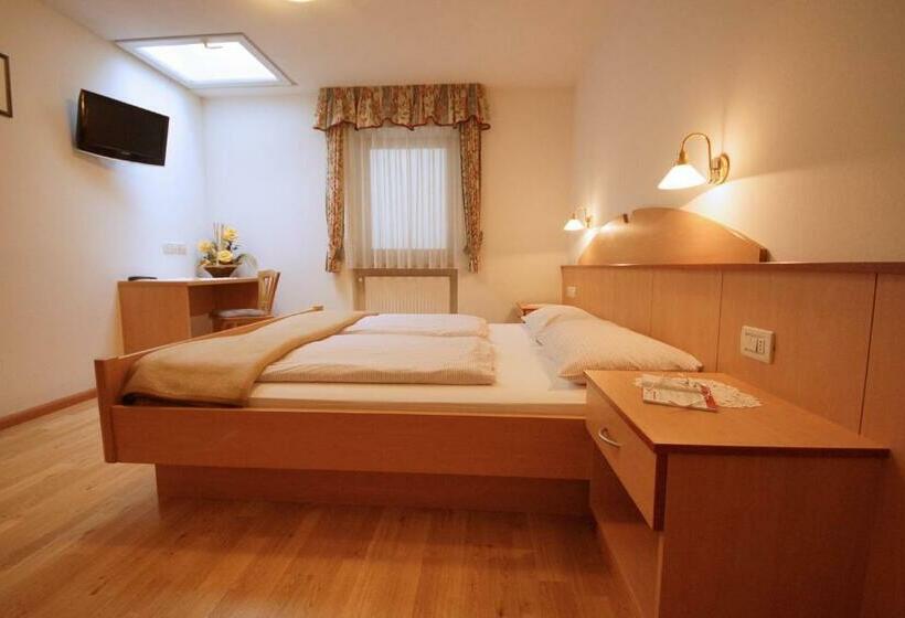 Номер Стандарт Трехместный, Residence Araldina