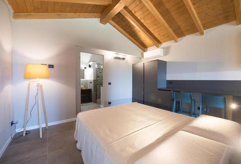 스탠다드 방갈로, Pieve Del Castello