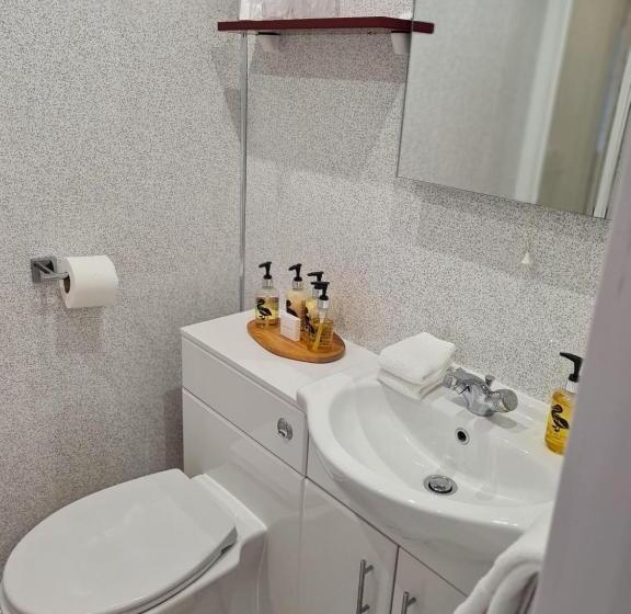 Люкс Премиум, Brookside Guest House & Mini Spa