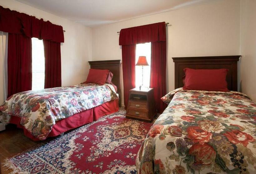 Дом 2 Спальни, Village Suites