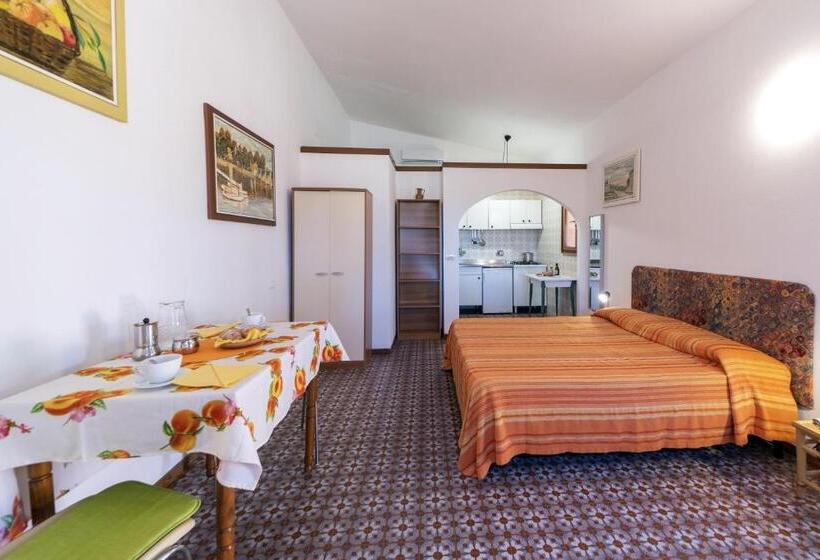 استودیو استاندارد با چشم‌انداز باغ, Gavila's Residenza Turistico Alberghiera
