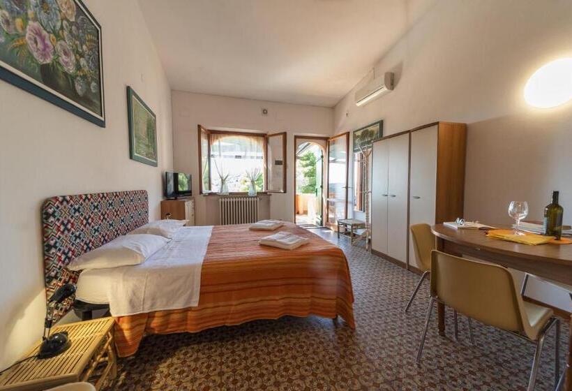 استودیو خانوادگی, Gavila's Residenza Turistico Alberghiera
