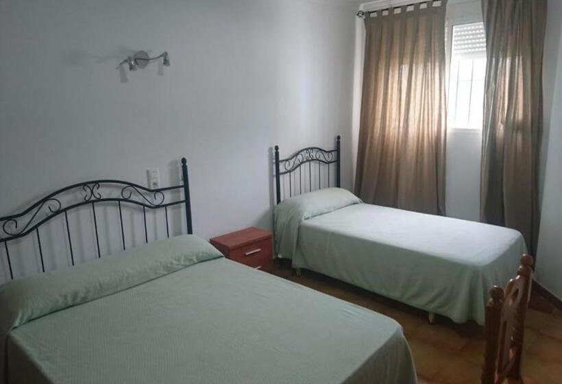 スタンダードトリプルルーム, Hostal Tamarindos