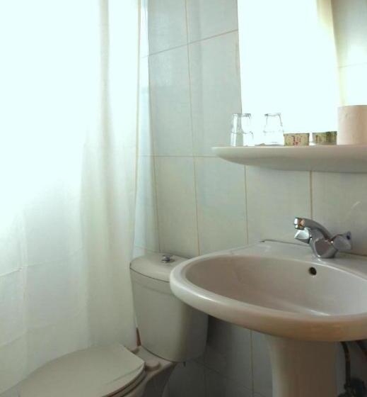 اتاق استاندارد چهار تخته, Pilgrim S Guest House