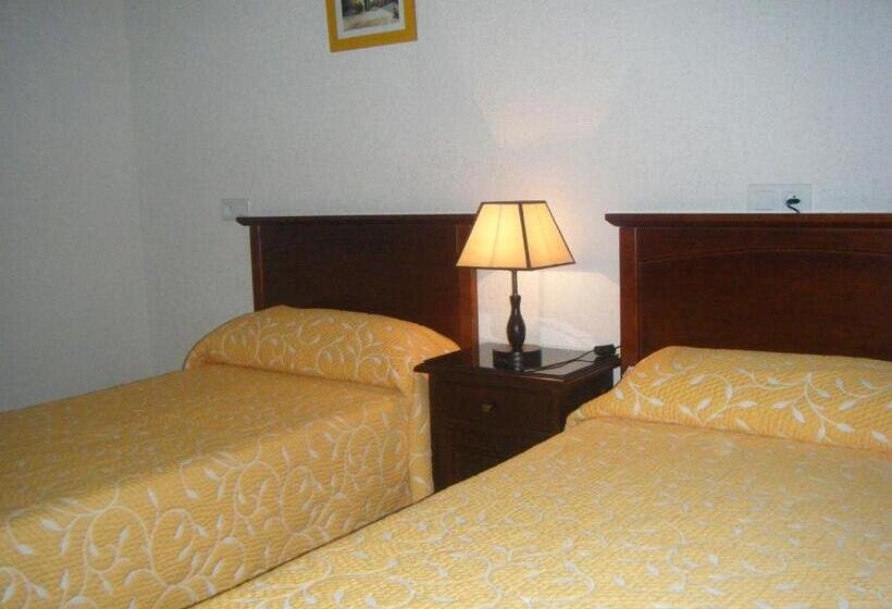 家庭间, Hostal Muriel
