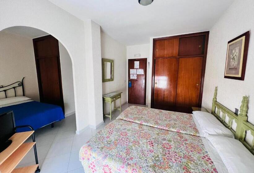 Семейный Номер, Hostal Muriel