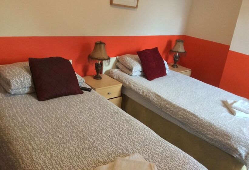 Номер Стандарт, Malvern Lodge Guest House  Close To Beach, Train Station & Southend Airport