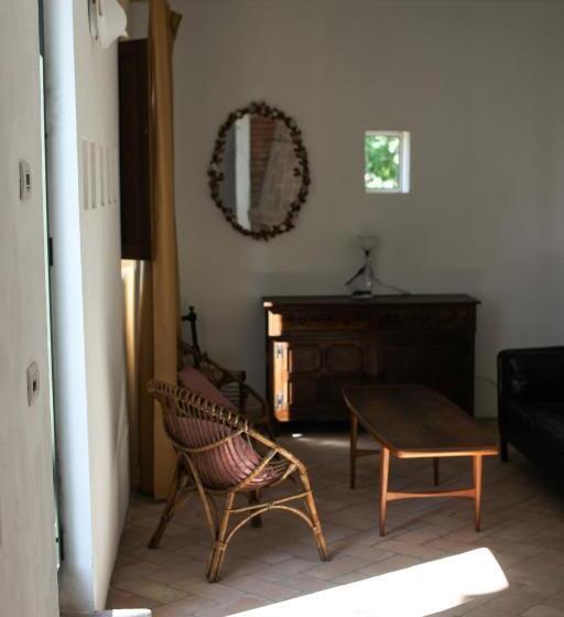 Suíte Júnior, Villa Lena