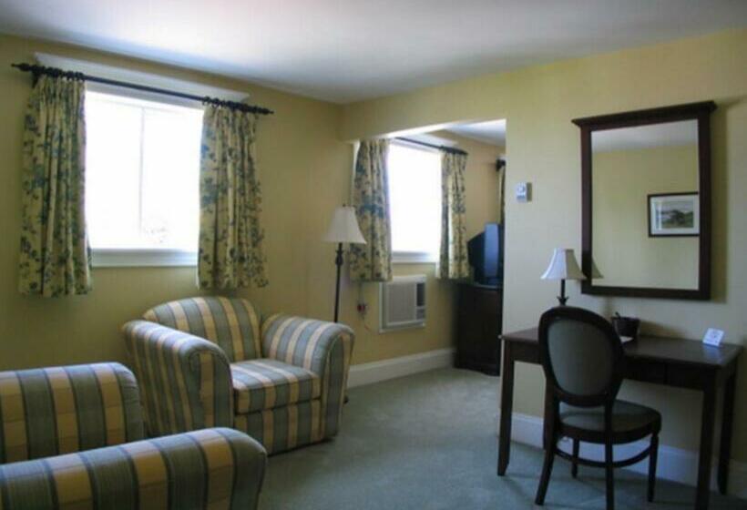 带大床的套房, Shining Waters Country Inn
