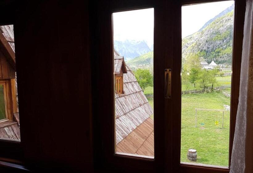 Quarto Estandar Vista Montanha, Shpella Guesthouse Theth