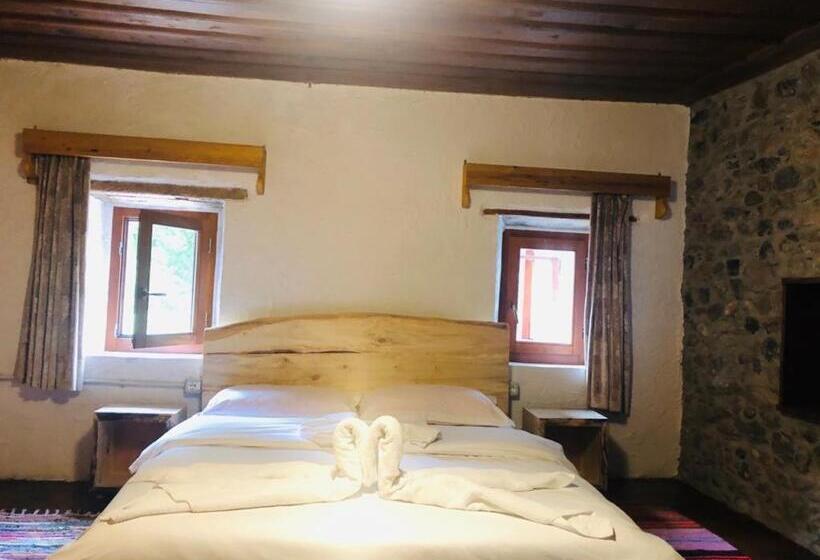 Quarto Deluxe, Shpella Guesthouse Theth