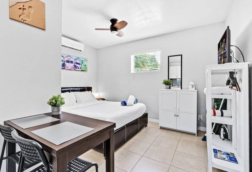Студия Стандарт, The Blue House Fort Lauderdale