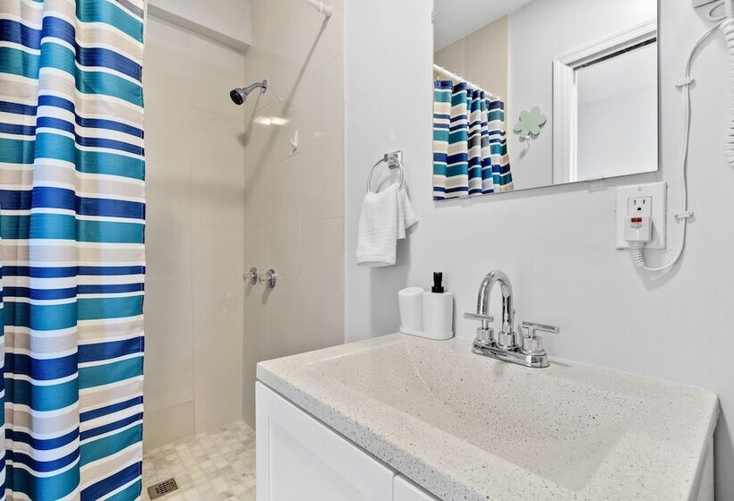 Студия Стандарт, The Blue House Fort Lauderdale
