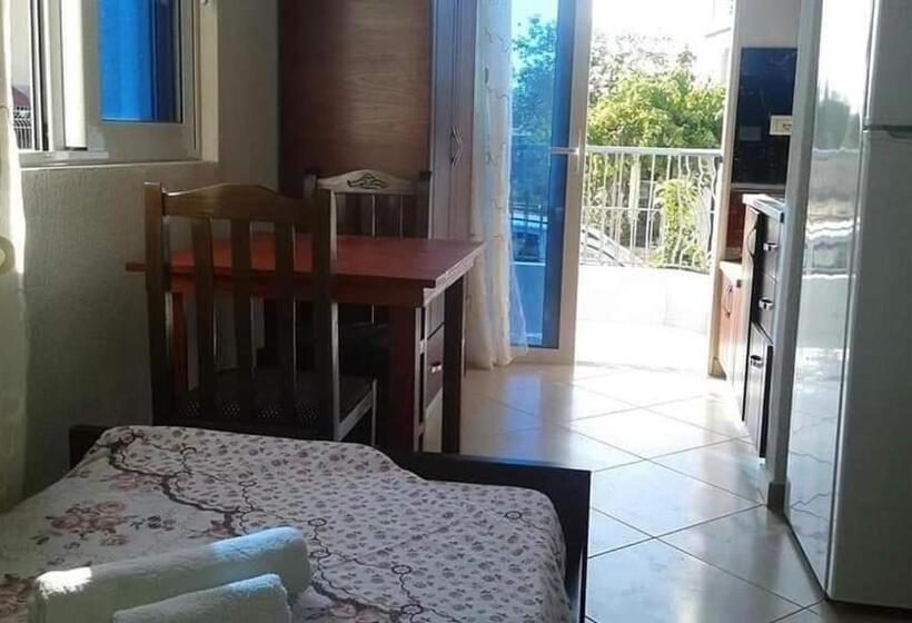 חדר סטנדרט לשלושה עם נוף לגינה, Vila Ester