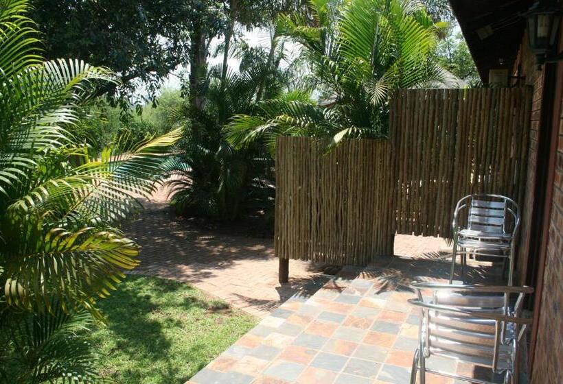 Quarto Familiar, Tamboti House