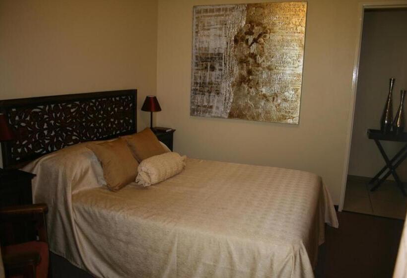 Quarto Estandar, Tamboti House