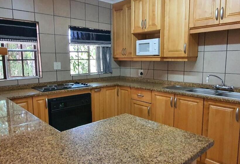 Quarto Triplo Estandar, Tamboti House
