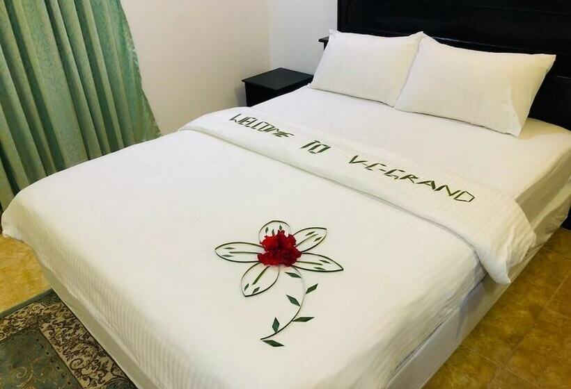 اتاق لوکس, Vieni Qua Grand