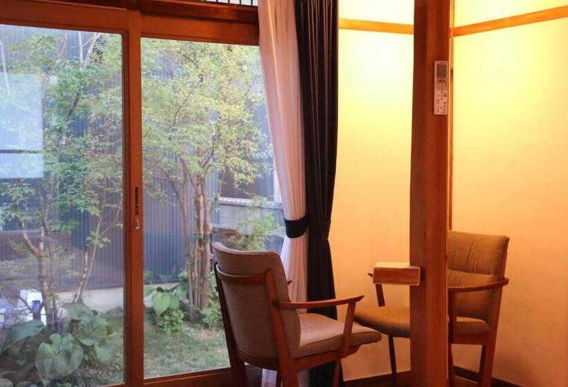 Номер Стандарт Вид на Сад, Hostel Fish In A River
