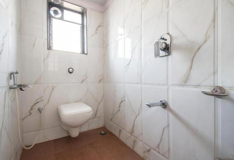Трехместный Президентский, Fabhotel Sahara Inn