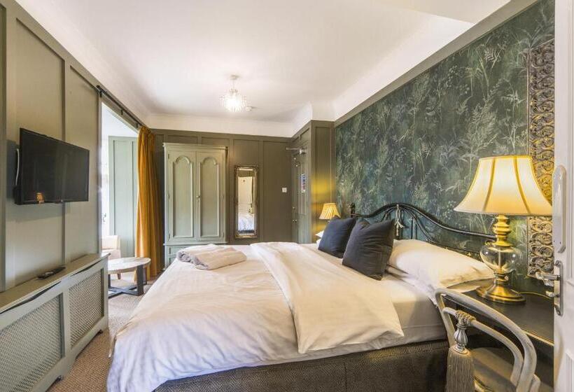 Deluxe Room King Size Bed, Bosanneth